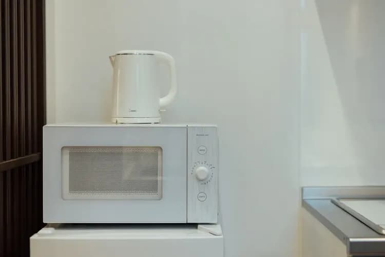 電気ケトル・電子レンジ