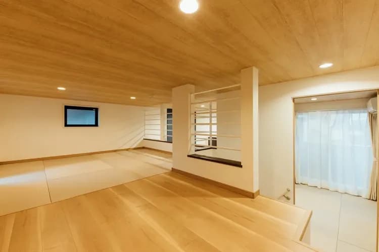 柵付きロフト(寝室②)