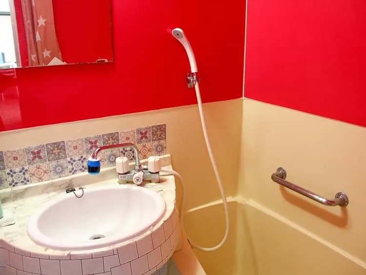 ・【403号室/バスルーム】バス・洗面・トイレ一体型のコンパクトな水回り