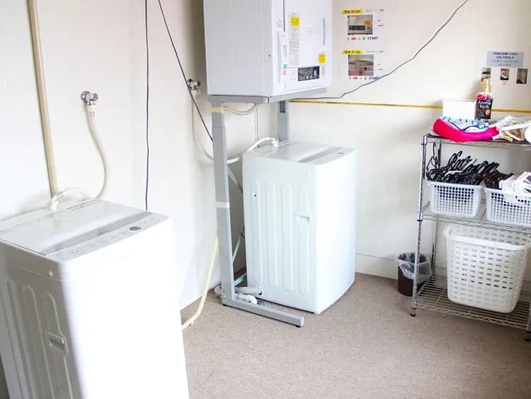 ・3F共用ランドリールーム　長期滞在でも安心♪どうぞご利用ください。