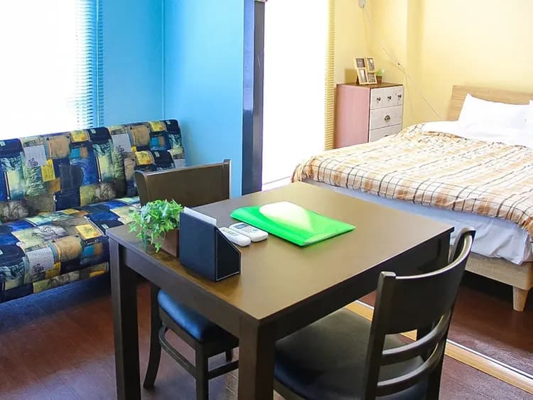 ・【402号室/ダイニング＆ベッドルーム】