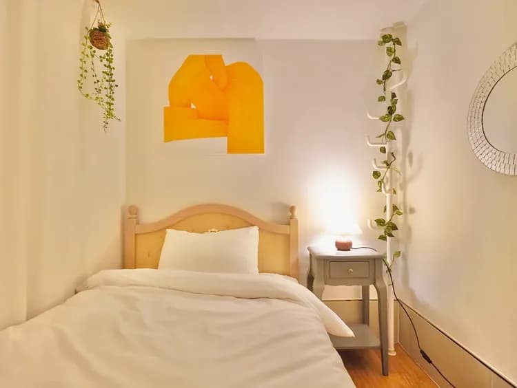 Room 3 Super single Bed