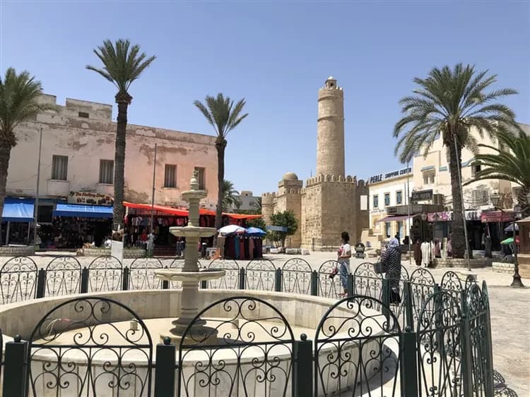 【突尼西亞旅遊10日】綠洲吉普車、吉特利鹽湖、撒哈拉沙漠、夜宿沙漠帳篷旅館-12