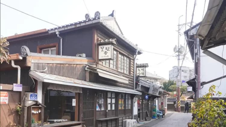 《山茶花開時》取景地 - 九龍浦近代文化歷史街