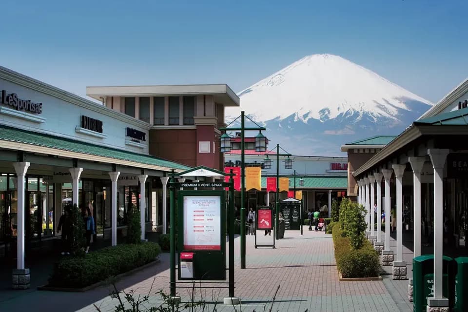 【富士山賞景購物一日遊】河口湖散策+四季堂抹茶體驗+新倉淺間神社+御殿場OULTET｜中英文領隊 新宿出發-1