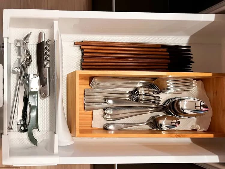 ・【カラトリー】箸・フォーク・スプーン・ワインオープナーがございます