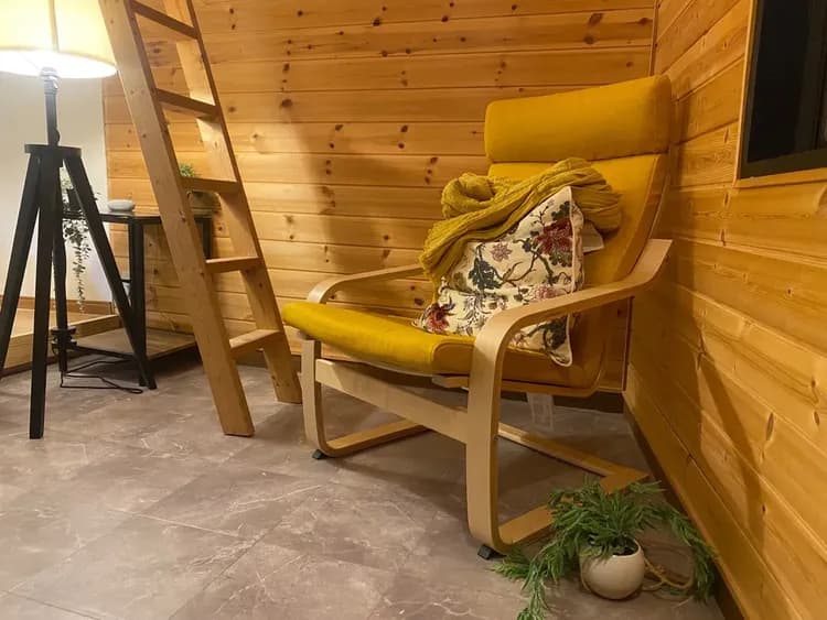 ダイニングの隣にも寛げるスペースあります♪お部屋全体が見渡せます♪