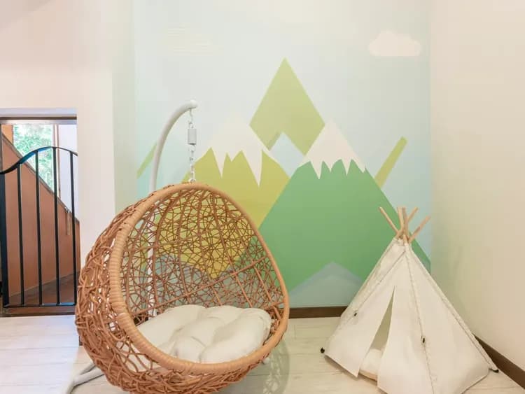 ・【スイングチェア】ワンちゃんもリラックスできるチェアや、可愛いらしいテントをご用意