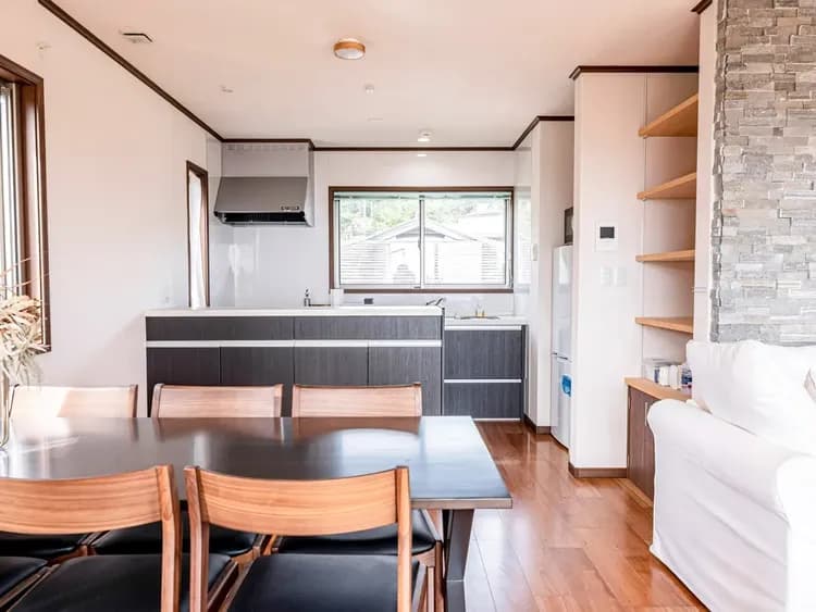 ・【ダイニング】ご家族やお友達と一緒に楽しむお食事の時間。お喋りに花が咲きます