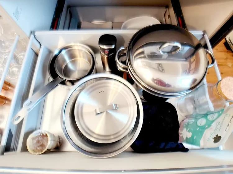 ・【キッチン】調理器具を豊富にご用意、お好きな料理を自由にお作りいただけます