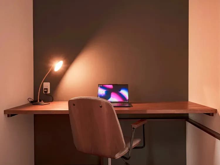 ・【ワークエリア】寝室にはお仕事にもつかえる書斎スペース完備。ワ―ケーションにもピッタリです