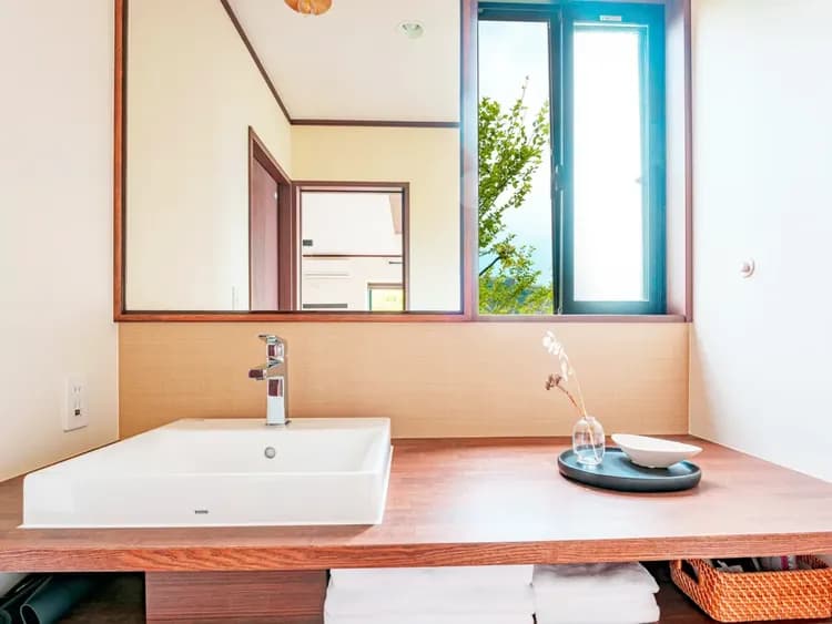 ・【洗面エリア】洗面エリアにはタオル類やドライヤーなどをご用意しております