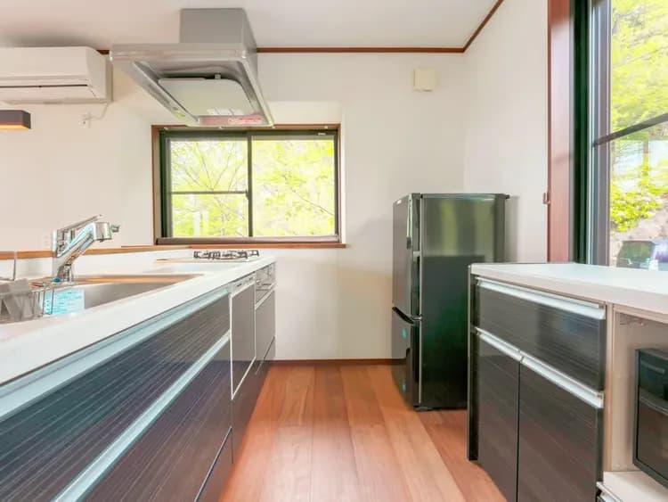 ・【キッチン】冷蔵庫をはじめ各種調理器具や調理家電を取りそろえております