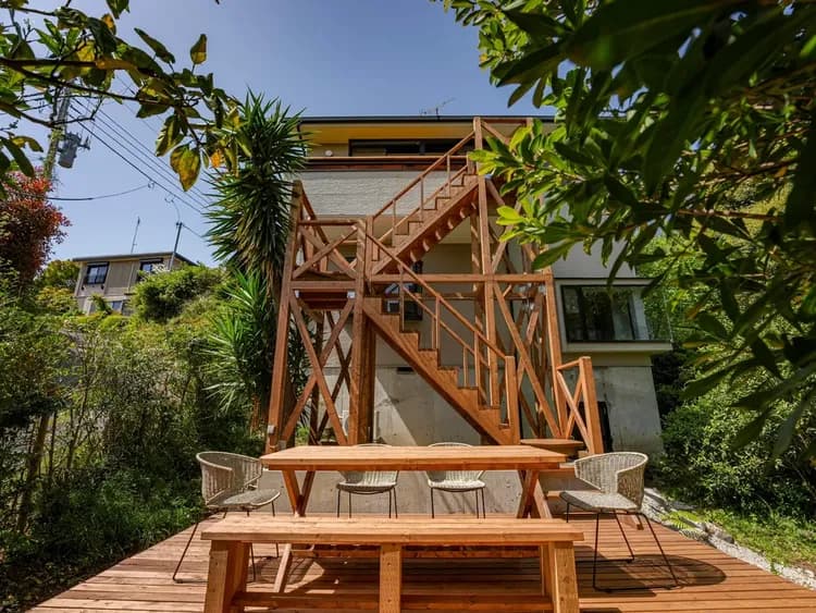 ・【ウッドデッキ】ご家族でもゆったりできる広いデッキ。お好みの食材でBBQはいかがでしょうか※有料