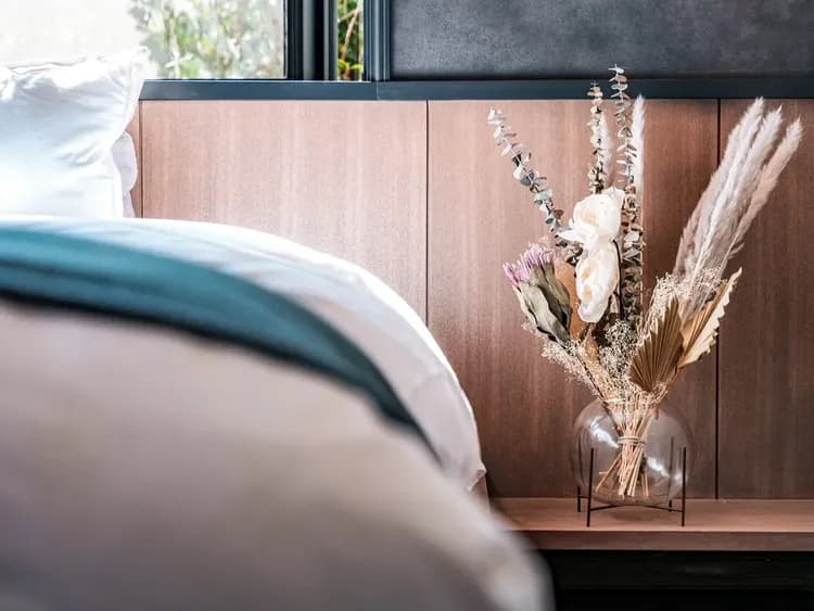 ・【ベッドルーム】シンプルかつ洗練されたインテリアが上質な空間を演出