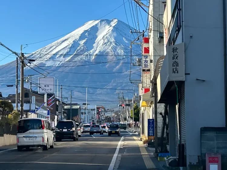 街並ゲストハウス前の通り