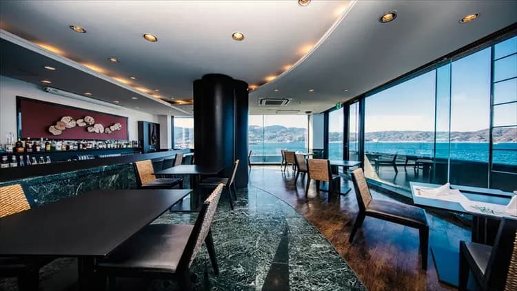 Luxury Japanese Hotel Kaze-no-Kaori Umi-10