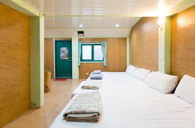 原野小屋十人房