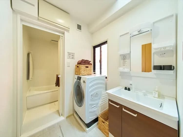 距羽田机场3公里，直达仅6分钟，离最近车站步行4分钟全新日式别墅1F-13