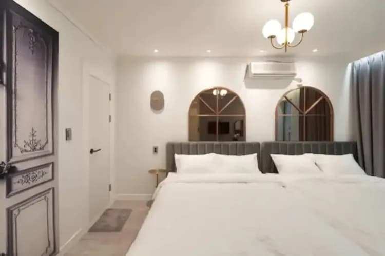 雲弘大旅居｜近弘大入口站 京義線林蔭道-12