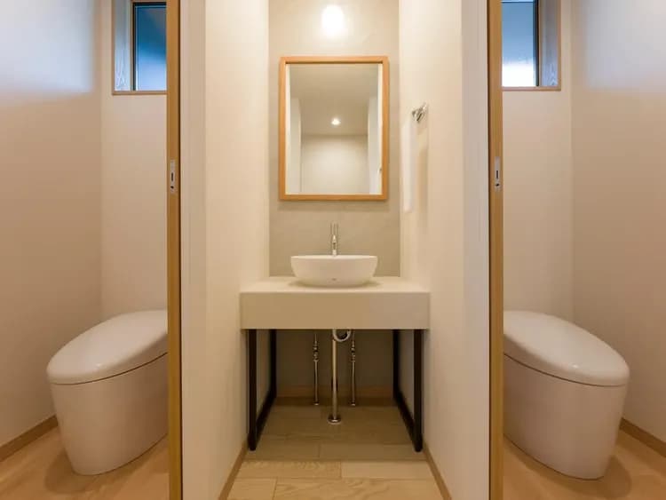 【トイレ】温水洗浄機能付きトイレを完備