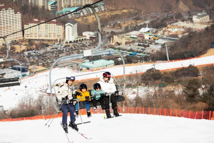 【首爾出發】洪川大明SONO滑雪度假村一天團｜含雪具雪服、單/雙板基礎滑雪課