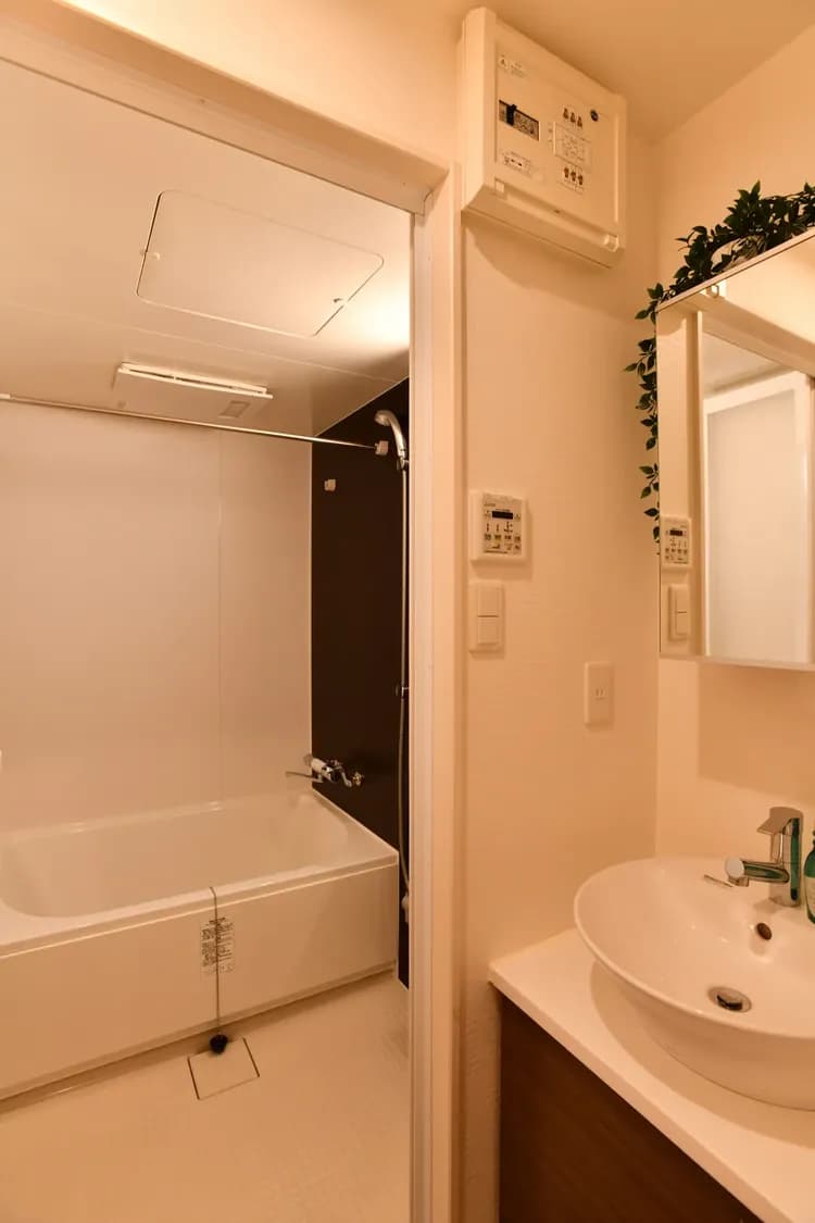 FL民宿 日本橋｜浪速區/車站步行6分/1 至 4 人/一線直達京都/40 吋電視+Netflix-4