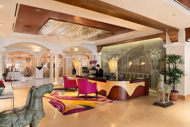 Check-in/check-out kiosk