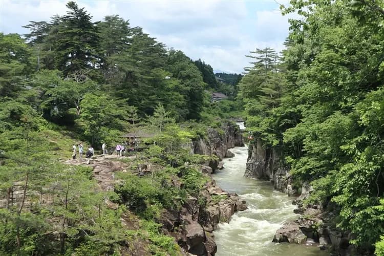 【旅展預購折2千 東北花卷旅遊5日】奧入瀨溪散策、秋田鐵道、猊鼻溪遊船、世界遺產中尊寺、高原自助餐、溫泉