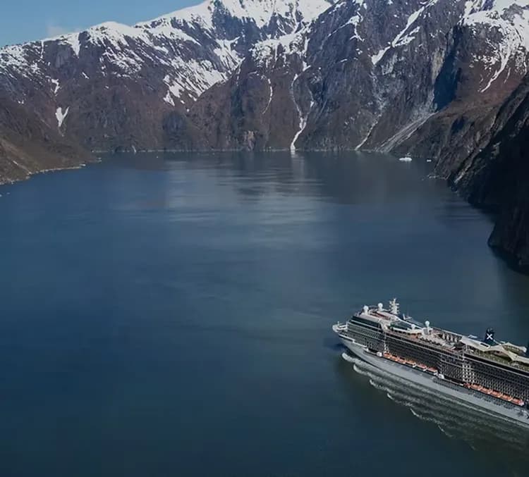 【Celebrity Cruises 名人郵輪】名人極致號～阿拉斯加 哈伯德冰川之旅8天 - 溫哥華登船