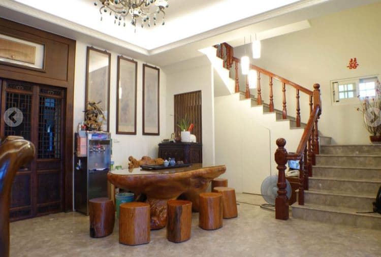 Elephant garden B&B-17