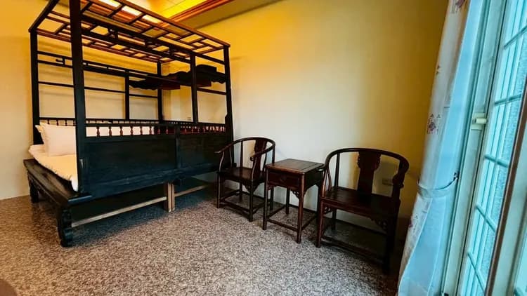 Elephant garden B&B-15