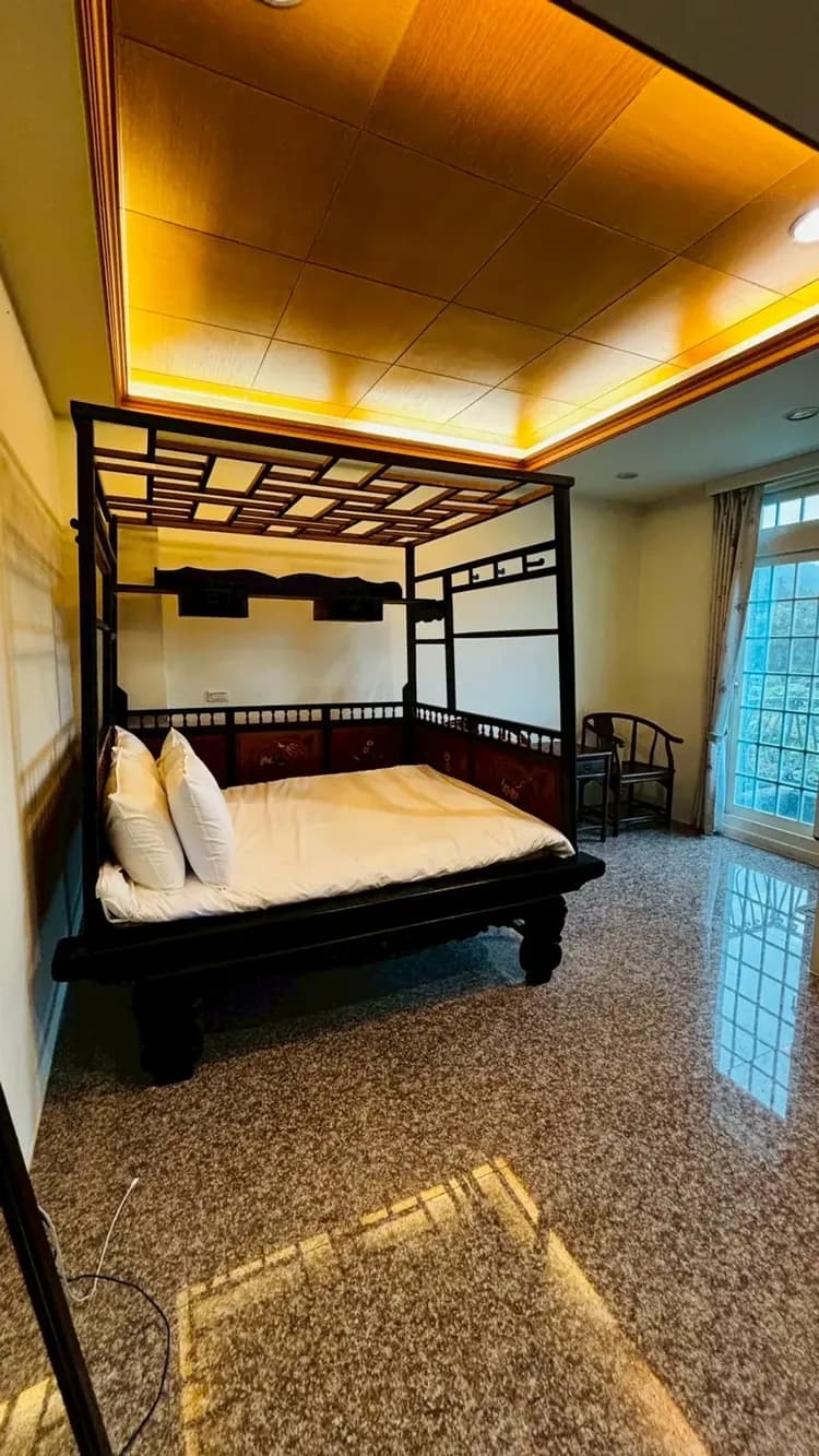 Elephant garden B&B-14