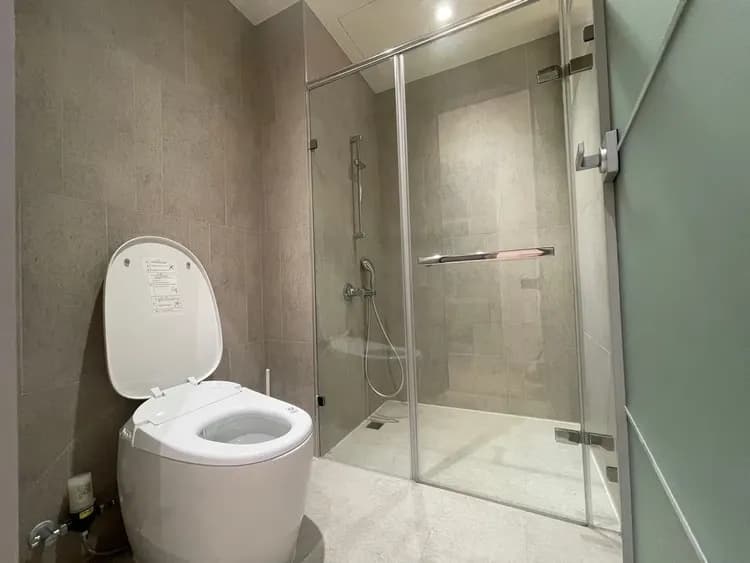 二樓202房、203房共用衛浴