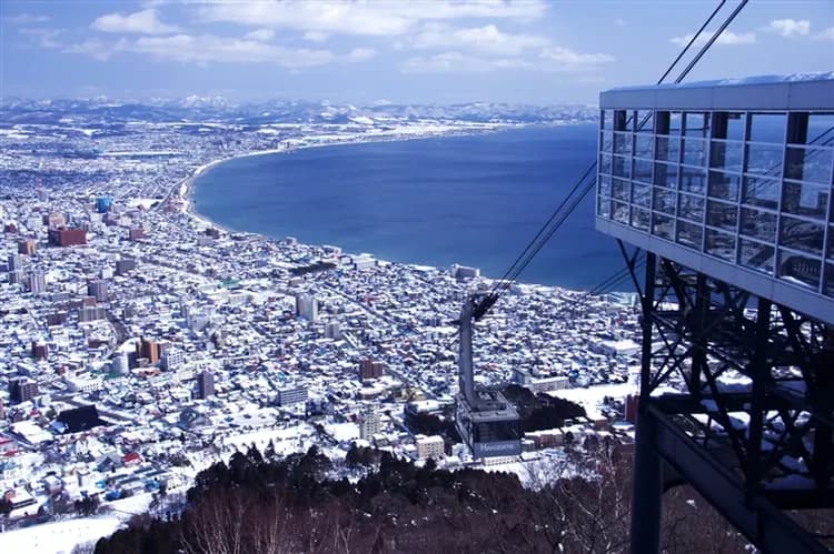 限定PLUS北海道旅遊｜冬季戲雪.全程無自理餐.升等螃蟹宴席料理.函館纜車.小樽漫遊.溫泉美食函函五日-6