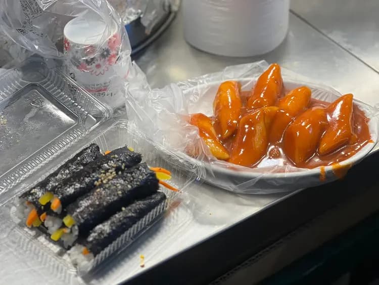 廣藏市場-飯捲與辣炒年糕