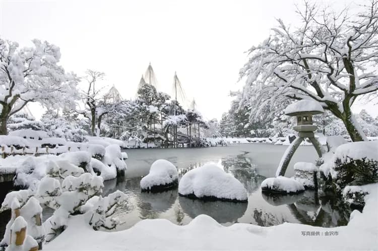 北陸旅遊｜北陸戲雪～夢幻童話合掌.兼六園.庄川遊船.新穗高纜車.採草莓.螃蟹美食.雙溫泉五日｜萬怡酒店｜高雄來回-7