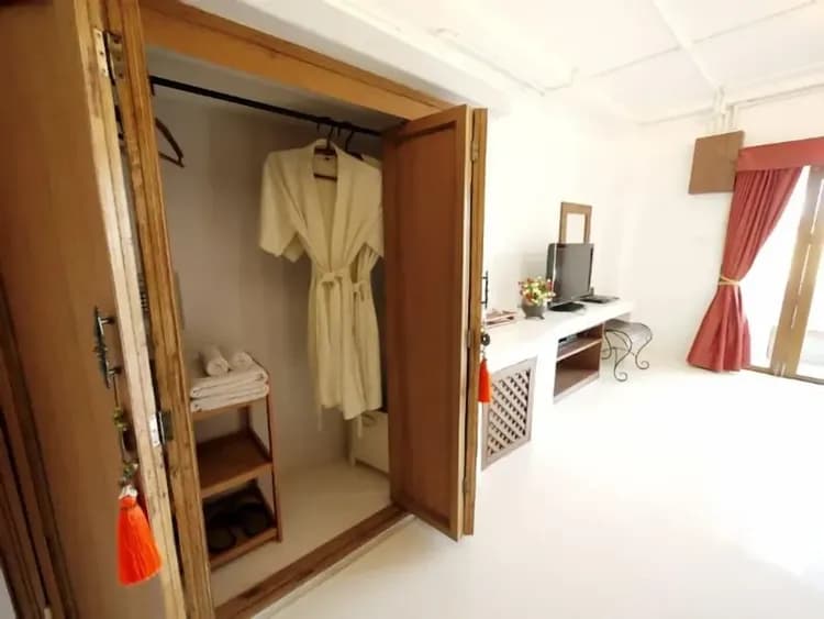 Room amenity
