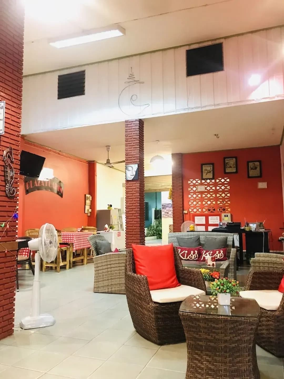 班武里府-華欣廣場飯店