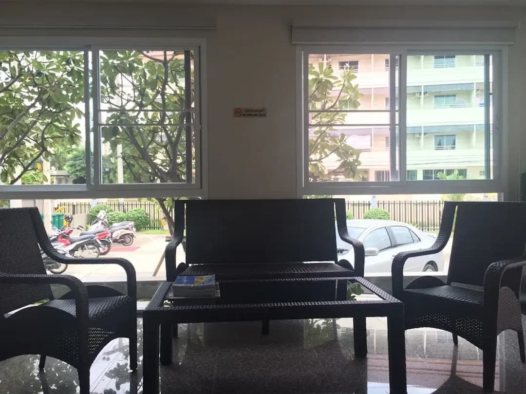 班武里府-珍貴飯店