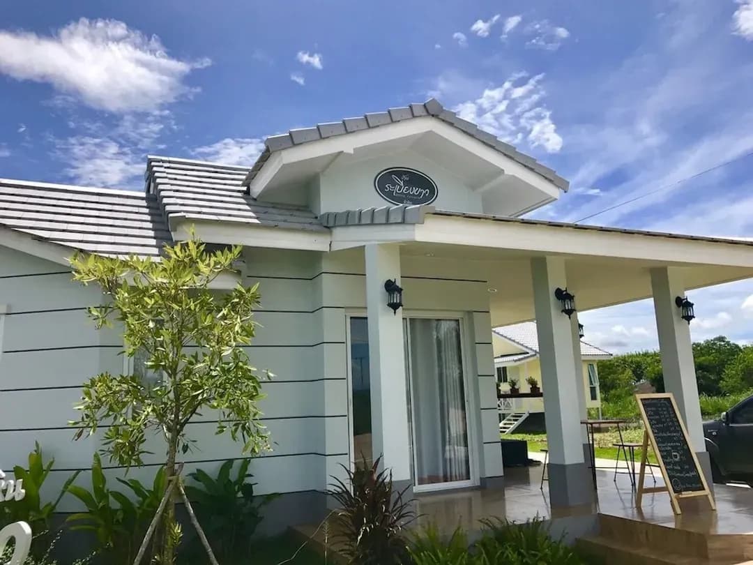 班武里府-華欣班拉賓考飯店