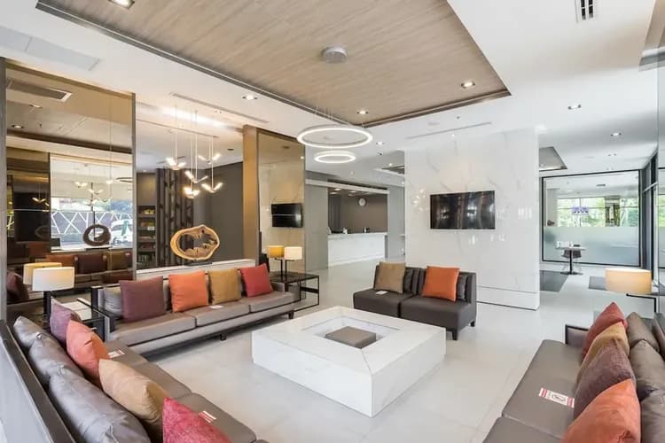 Lobby lounge