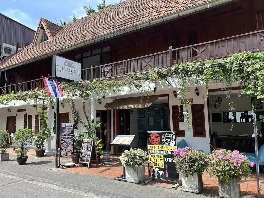 素叻他尼府-小屋飯店