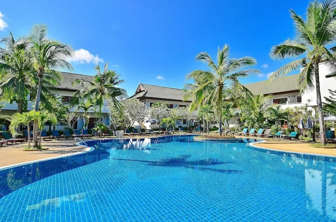 スラータニー-ファースト・バンガロー・ビーチ・リゾート