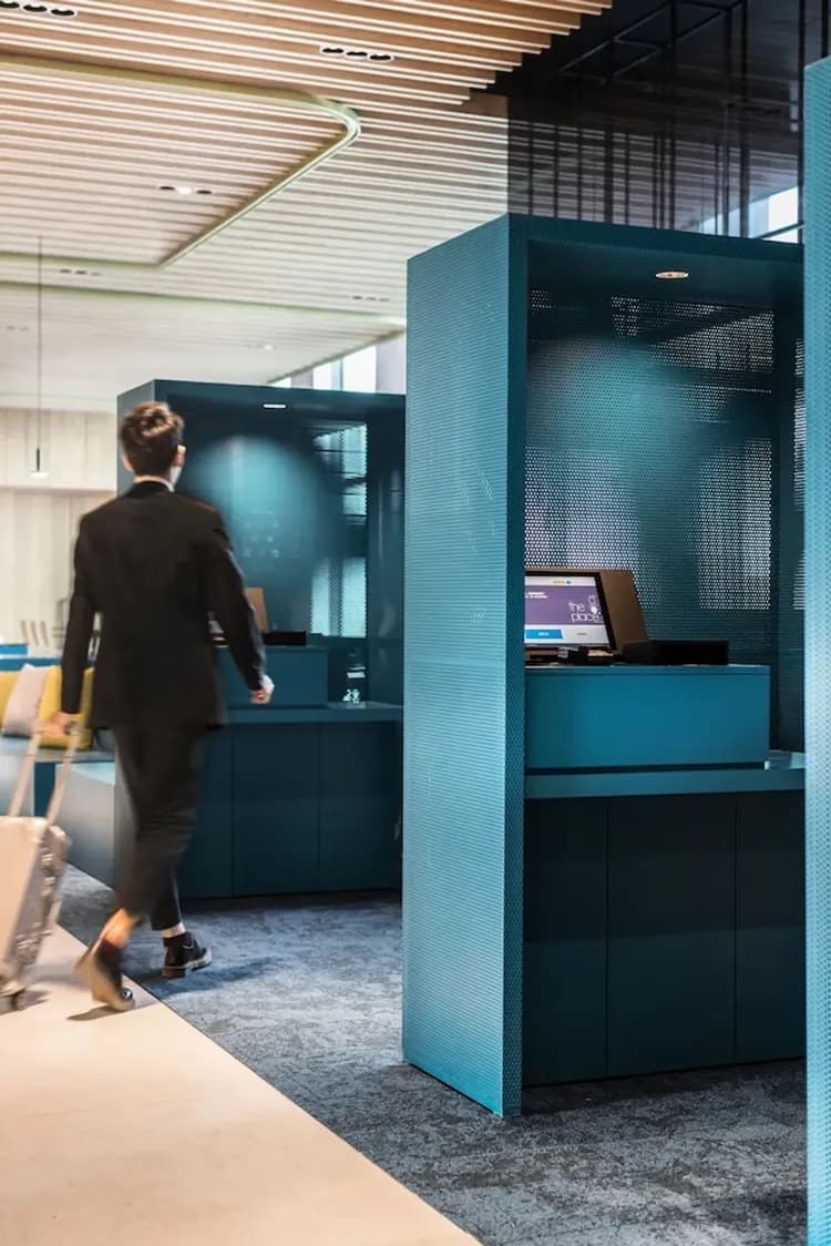 Check-in/check-out kiosk