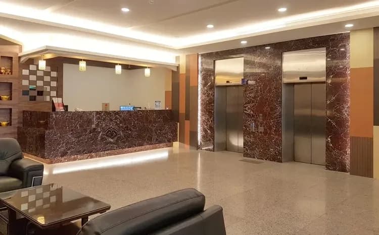 Check-in/check-out kiosk