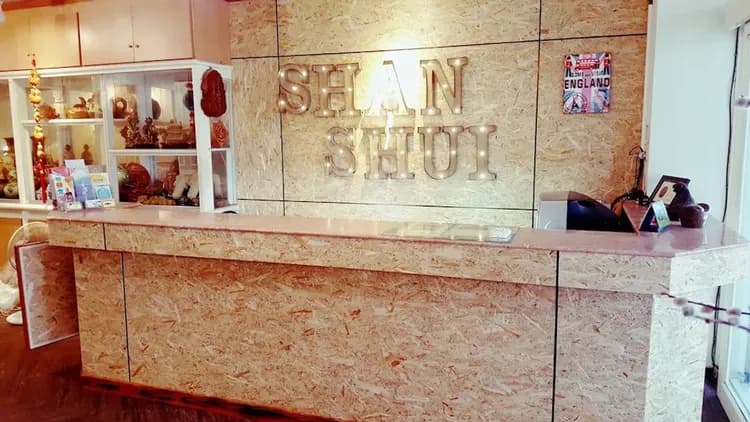 Check-in/check-out kiosk