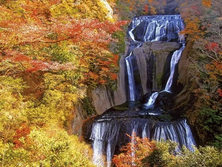 【秋楓紅葉東北 茨城4日】只見線紅葉鐵道美景、大內宿合掌村、賞楓復古小火車、夢幻五色沼、OUTLET