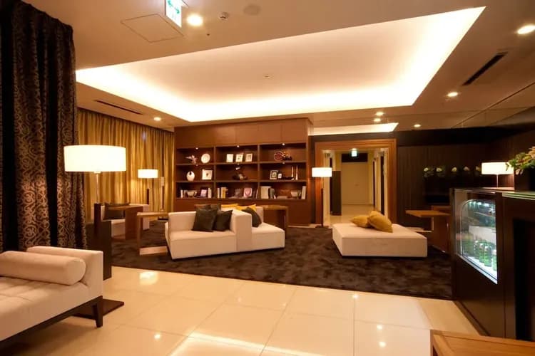 Lobby lounge