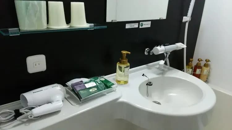 Bathroom amenities